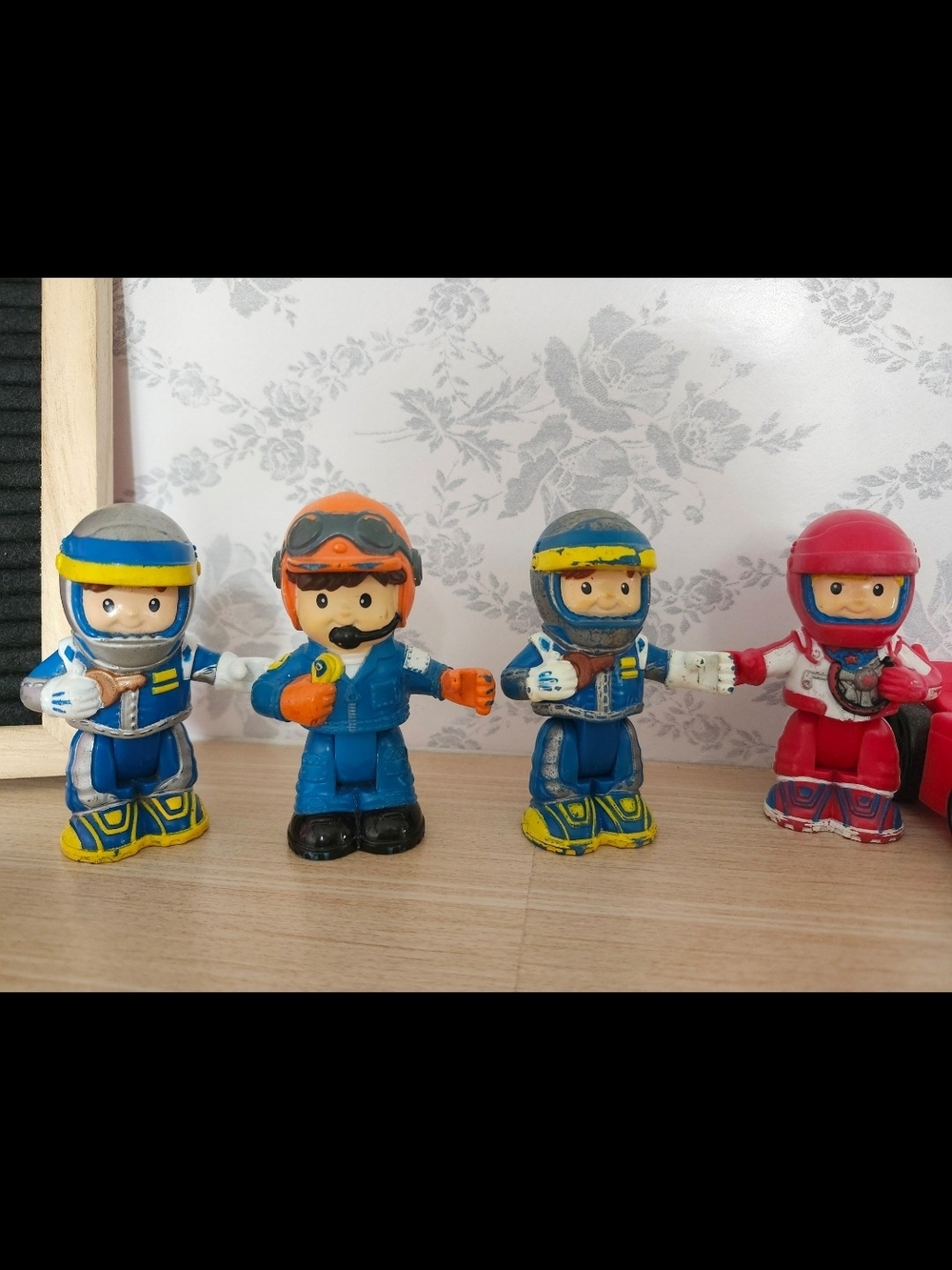 Little People Bendy Racing Set - Picture 2 of 9